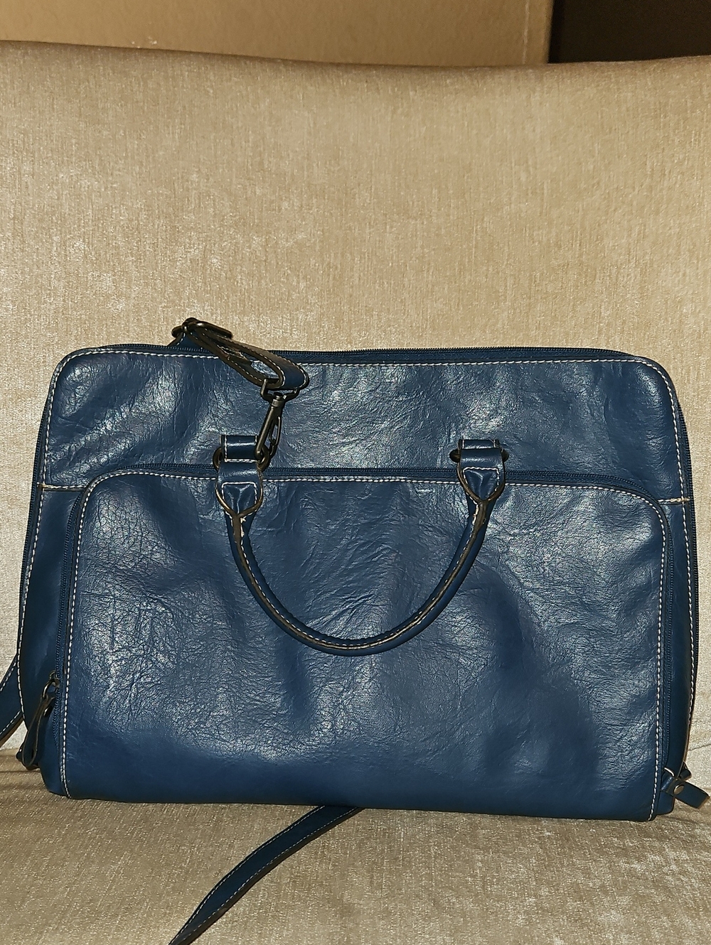 Bueno Blue Leather Messenger bag Vintage